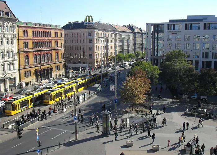 Konukevi Centrooms House 3*