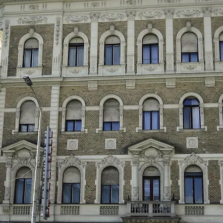 Centrooms House Penzion